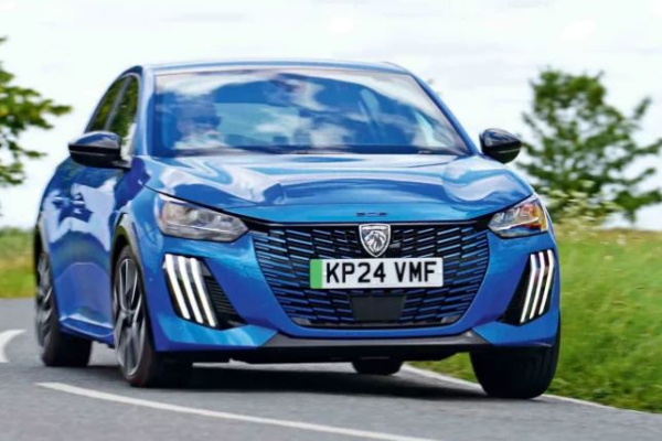 Elektromobiliai oficialiai nuvažiuoja daugiau mylių nei vidaus degimo variklių automobiliai.